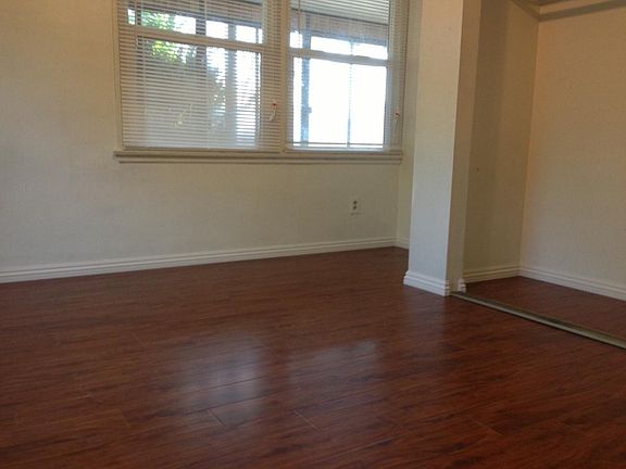5th image of 1032 W 24th St