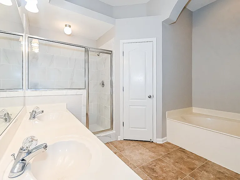 6157 Braybourne Main — Photo 15