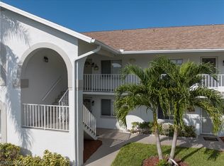 379 Gabriel Cir APT 5, Naples, FL 34104