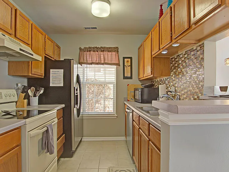 2314 Troy Ct — Photo 7