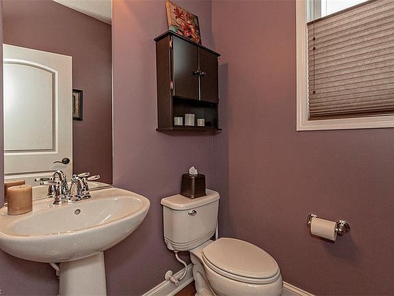 5th image of 742 Walden Reserve Blvd