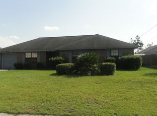 909 Churchfield Dr, Hinesville, GA 31313
