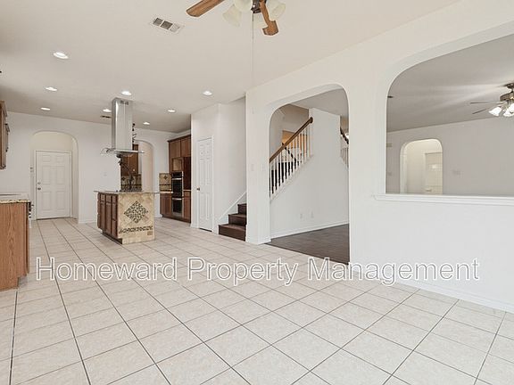 4th image of 307 Moonlight Dr