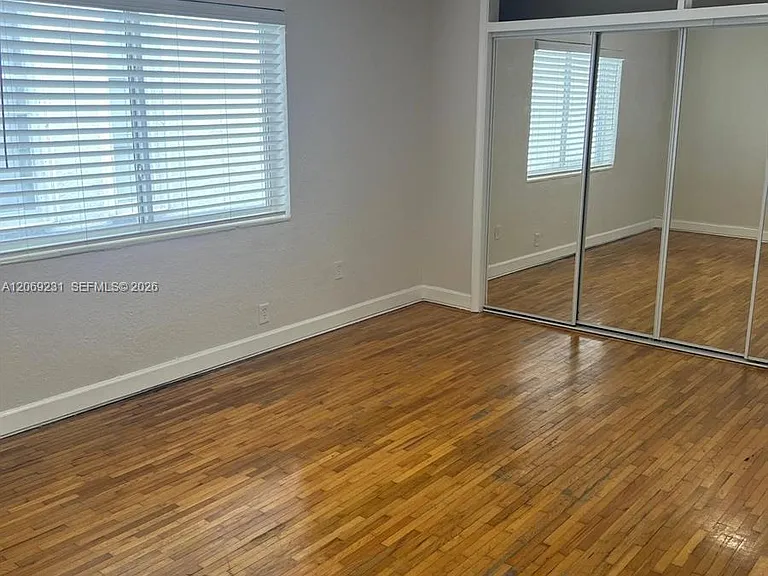 8271 Crespi Blvd #5 — Photo 8
