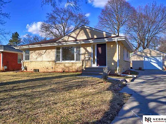 3rd image of 4312 Everett St