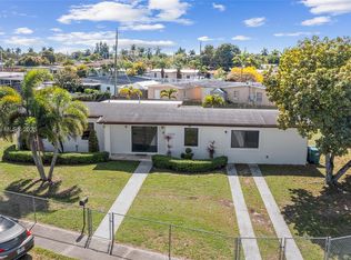 11420 SW 44th St, Miami, FL 33165