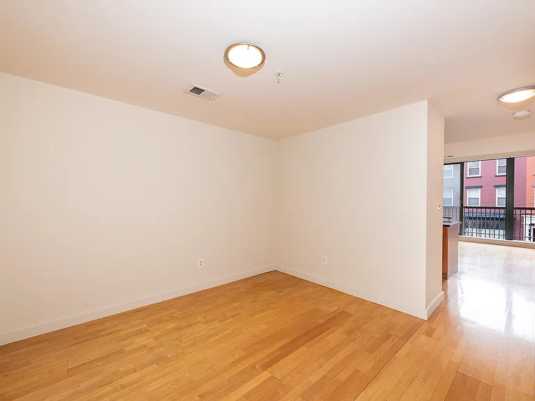 222 Montgomery St #2F — Photo 5