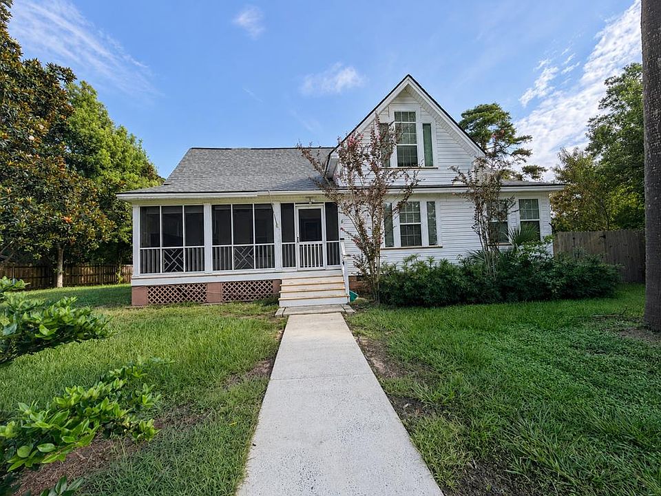 1st image of 3065 E Anderson St