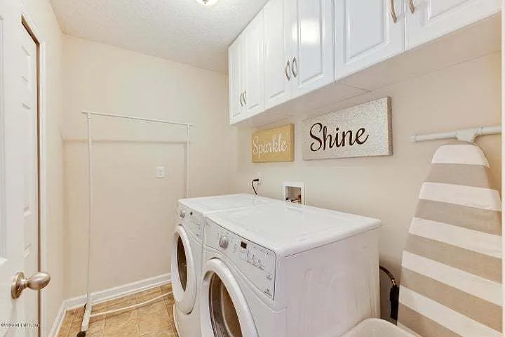 619 Grover Ln — Photo 21