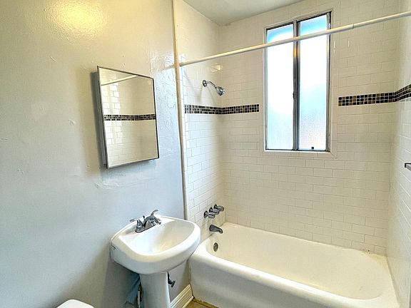 5th image of 745 S Normandie Ave APT 502