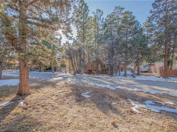 761 San Bernardino Ave #17, Sugarloaf, CA 92386