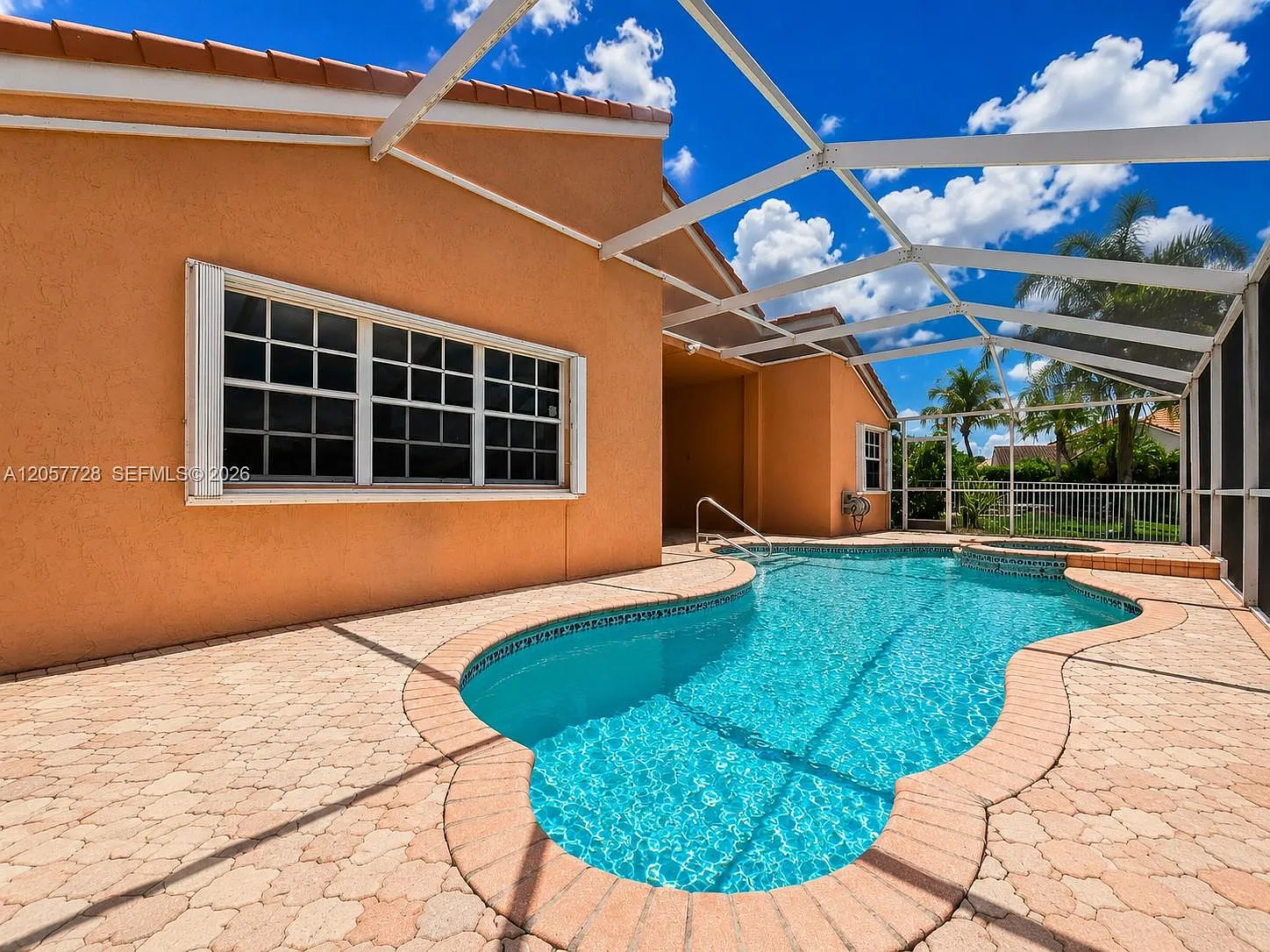 4 bed, 2.5 bath, 2302 sqft, $5,525 — Photo 3