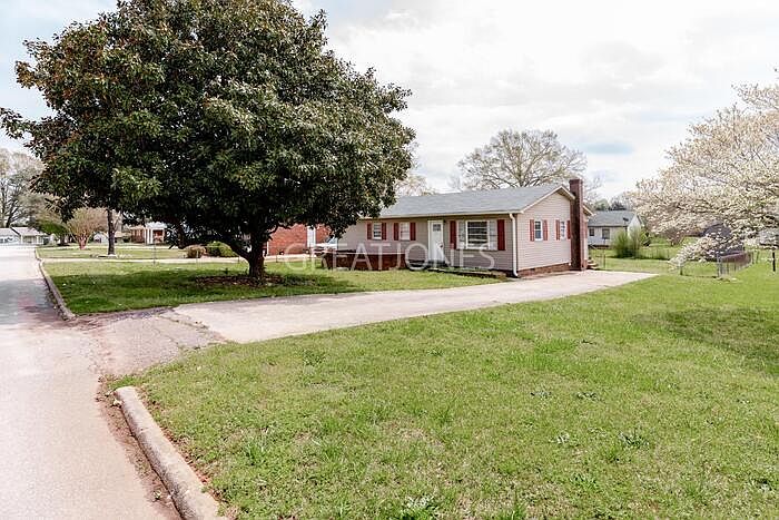 1st image of 28 Crofton Dr