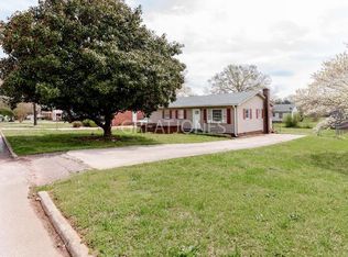 28 Crofton Dr, Greenville, SC 29605