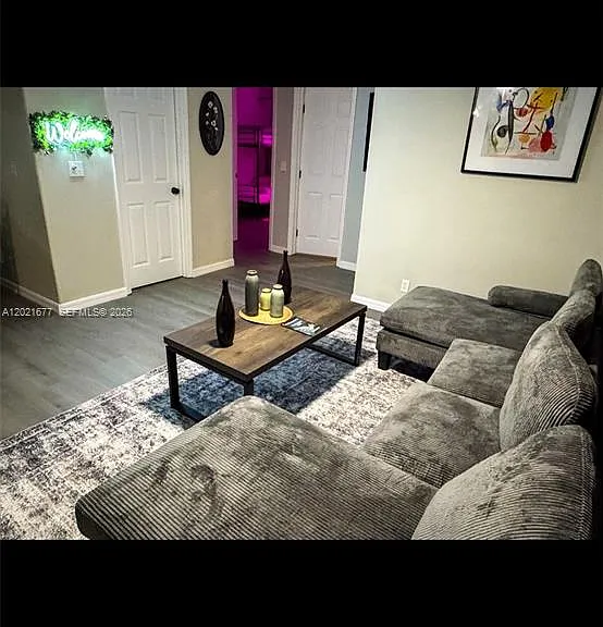 370 Hand Ave — Photo 31