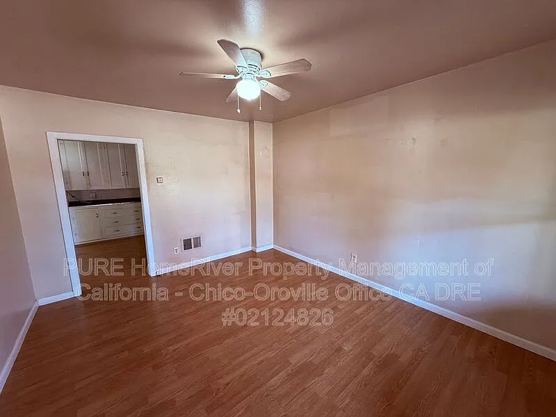 2 bed, 1.0 bath, 900 sqft, $1,350 — Photo 3