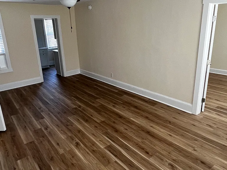 27 E 3rd St #4 — Photo 4