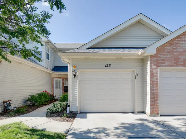 123 Golfview Dr, Glendale Heights, IL 60139
