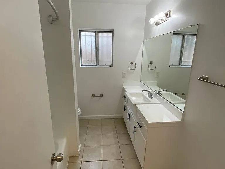1019 Stanley Ave #1029 — Photo 37