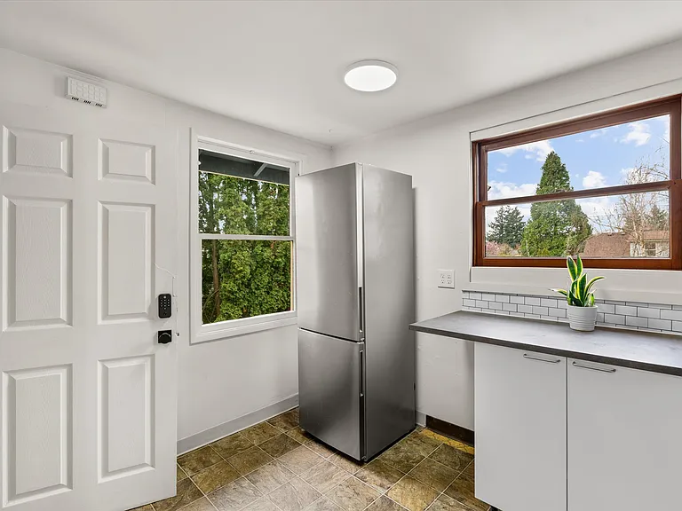 7015 N Greeley Ave #B — Photo 22
