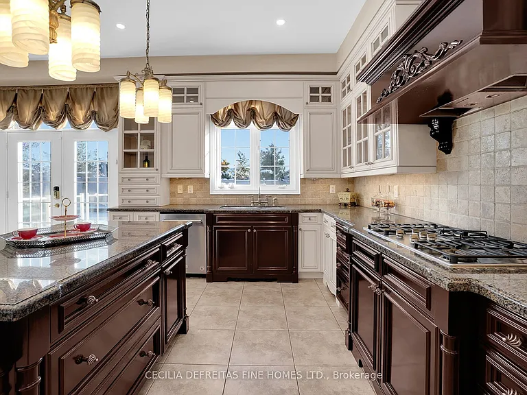 11 Beauvista Ct — Photo 24