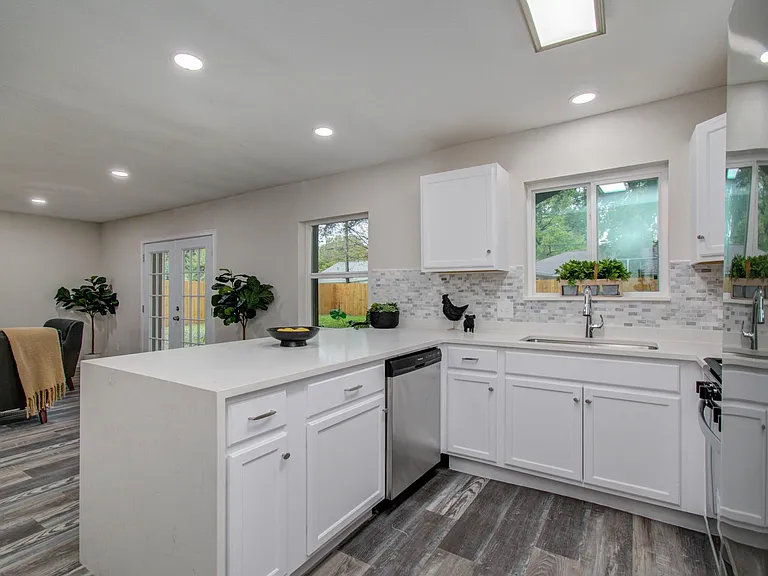 9406 Autauga St — Photo 15