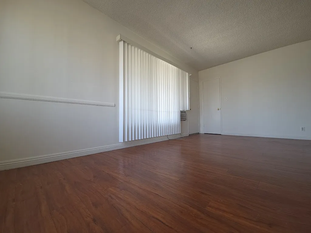 1 bed, 810 sqft, $1,900 — Photo 3