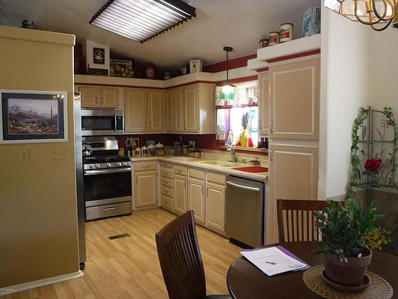 3rd image of 6254 S Waterton Dr