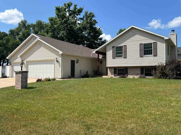 2502 Fawn Ln, Janesville, WI 53548