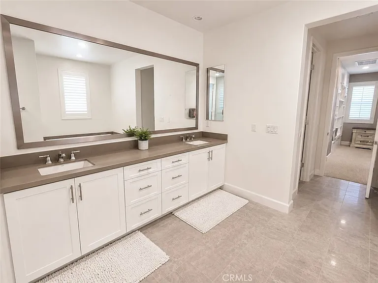 13419 Gardenia Ave — Photo 40