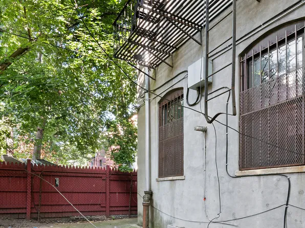 496 Putnam Avenue image 9 of 19