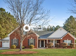 914 Golden Meadows Ln, Loganville, GA 30052