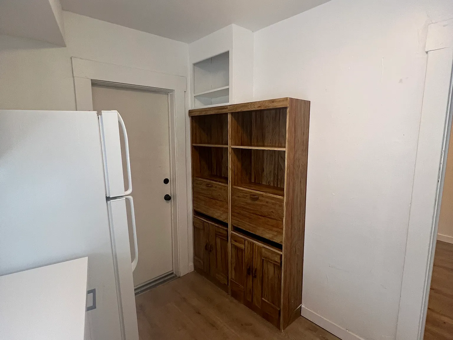 2 bed, 520 sqft, $3,500 — Photo 2