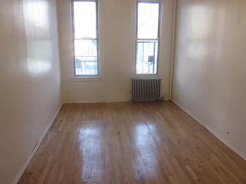 220 Boerum St #1LF Photo 1