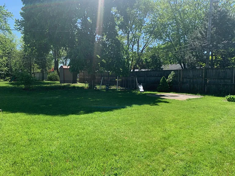 1096 Truwood Dr — Photo 23