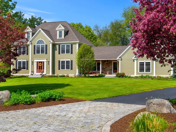 17 Hillcrest Drive, Hampton Falls, NH 03844