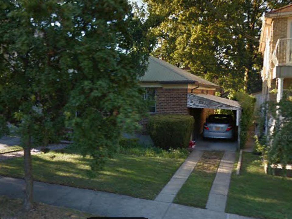 2nd image of 16419 75th Road # Fl 1