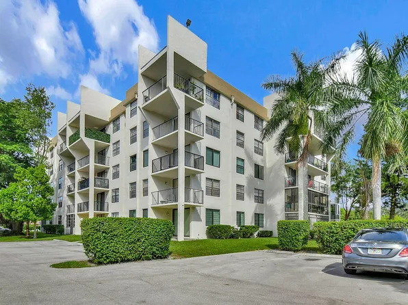 6190 Woodlands Boulevard #312, Tamarac, FL 33319