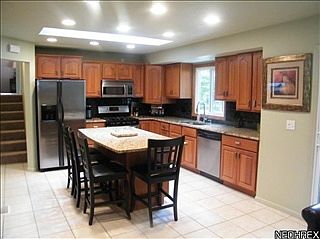 5th image of 442 Lynden Dr