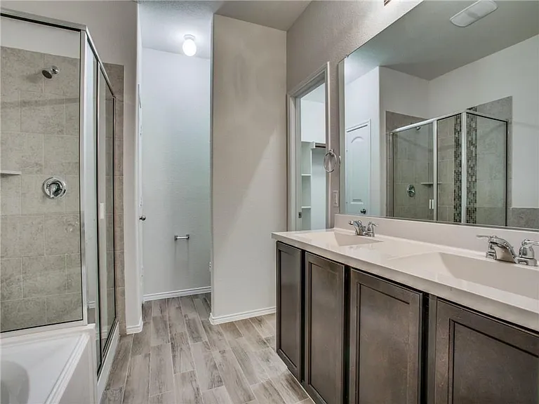 8944 Devonshire Dr — Photo 9