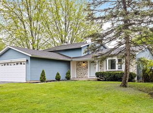 1909 W Alder Dr, Hoffman Estates, IL 60192