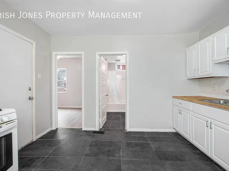 98 Edson St #1 — Photo 1