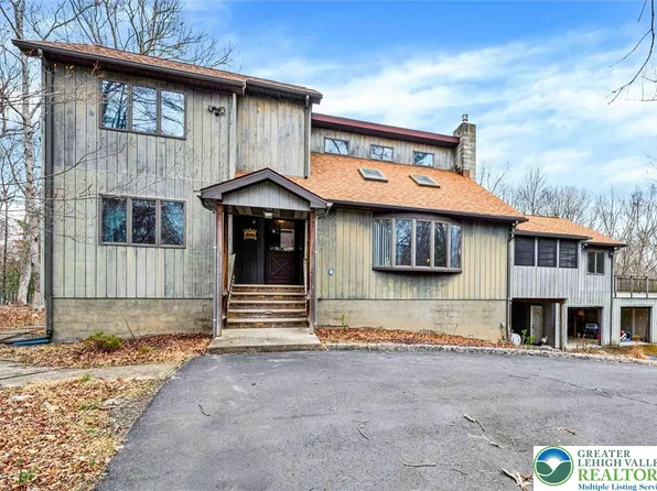 80 Norman Dr, East Stroudsburg, PA 18302