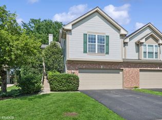 121 Commons Ct, Wheeling, IL 60090