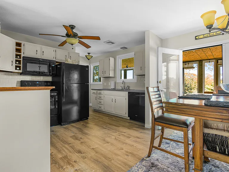 228 Wood Hill Rd — Photo 9
