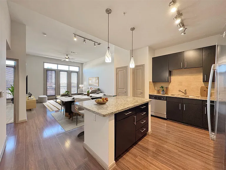 2700 Brazos St #4407 — Photo 2