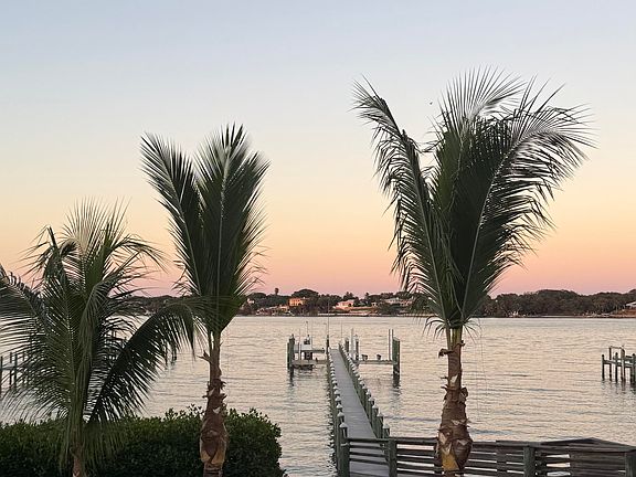 3rd image of 2085 SE Saint Lucie Boulevard