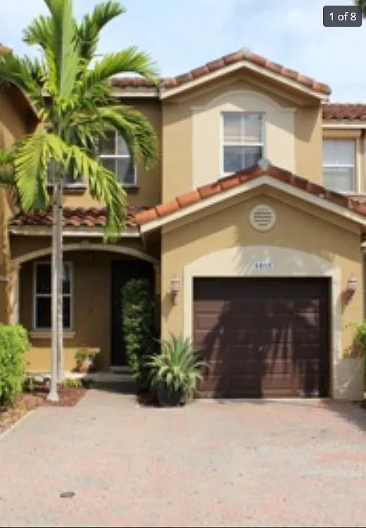 3 bed, 2.5 bath, 1580 sqft, $3,300 — Photo 1