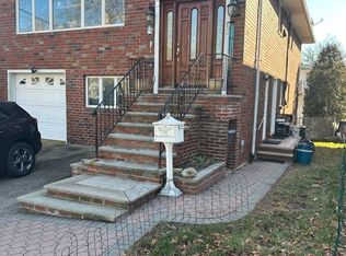 15 Upton St, Staten Island, NY 10304