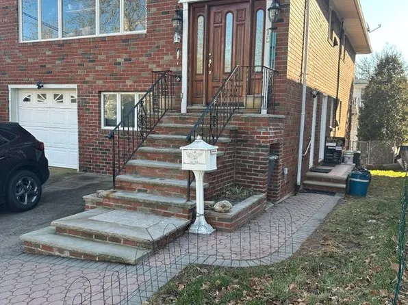 15 Upton St, Staten Island, NY 10304